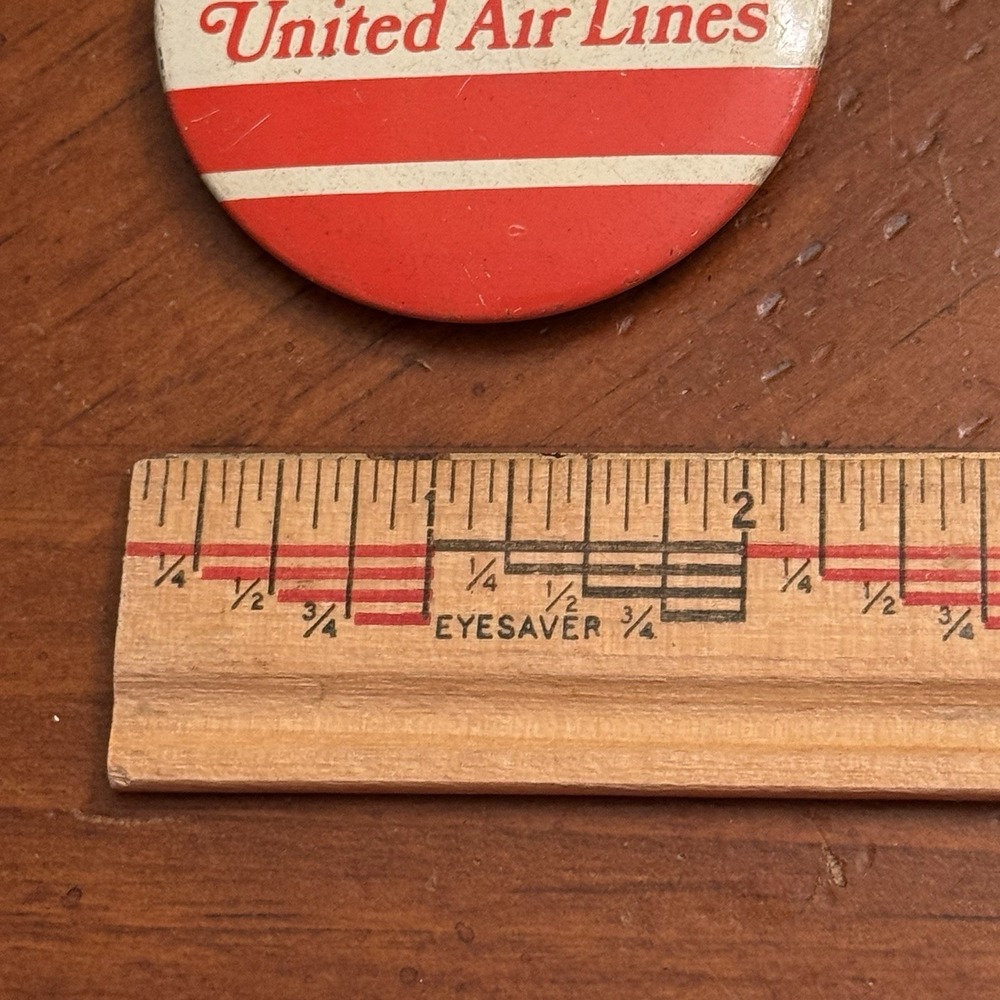 United Airlines Red White Stripes Vintage Pinback Button Pin Round Circle - Picture 2 of 3